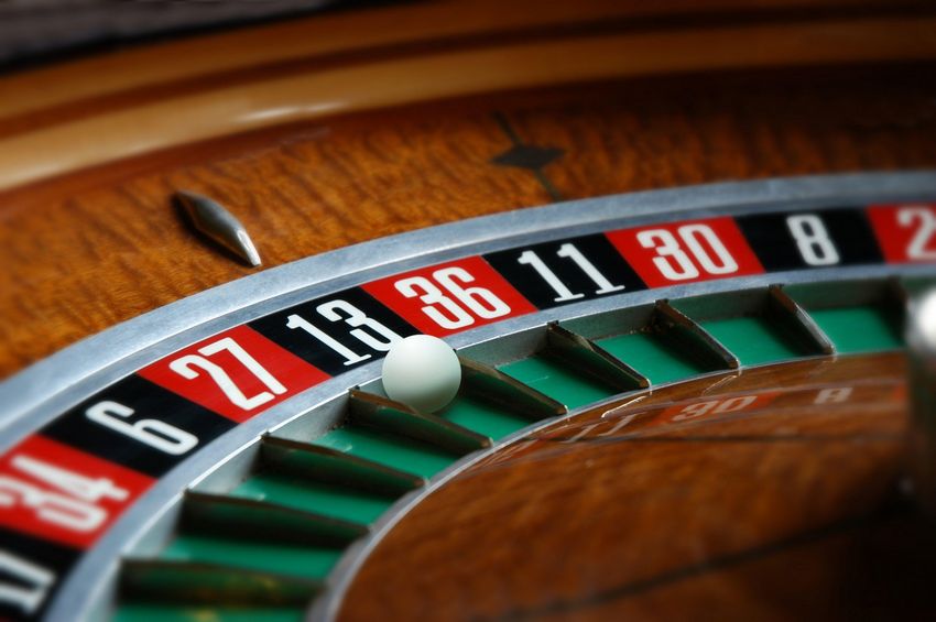 Guide complet du support 24 h/24 et 7 j/7 : IA juhul assistance humaine pour les joueurs de casinos en ligne